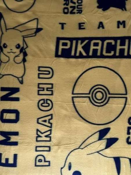 POKEMON PIKACHU OUTLINE 025 YELLOW FLEECE BLANKET