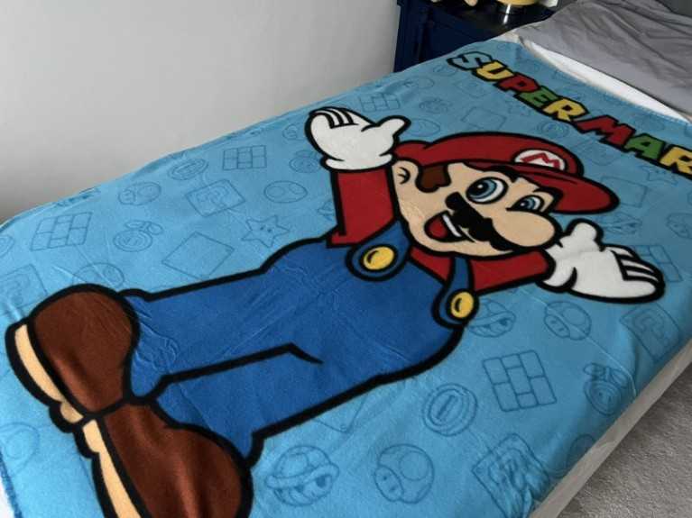 SUPER MARIO BROS IT'S-A-ME MARIO BLUE FLEECE BLANKET