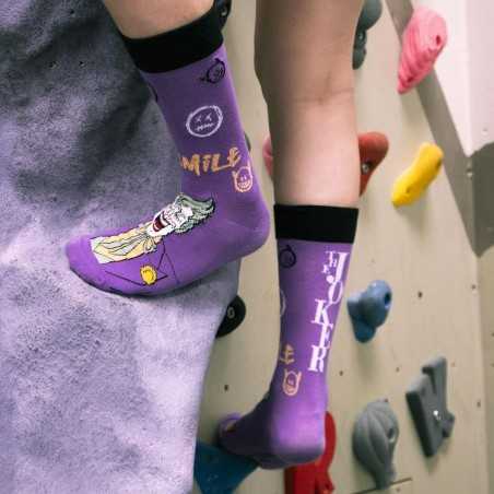 DC COMICS THE JOKER SMILE PURPLE ADULT PAIR OF NOVELTY SOCKS