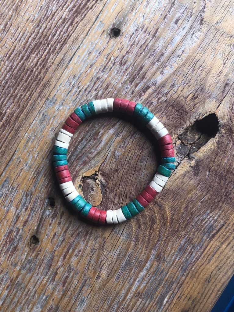 BRACCIALETTO Green, Red and white coco wood elasticated Bracelet